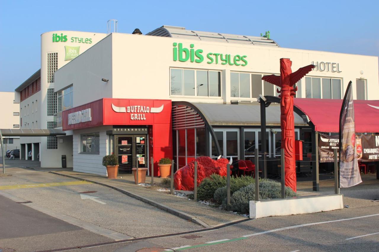 Ibis Styles Crolles Grenoble A41 Hotel Esterno foto